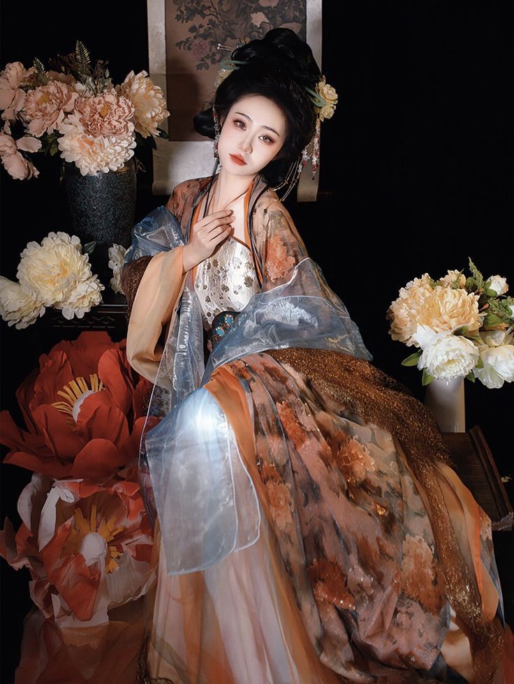 Petite Woman in a Cheongsam:The Charm of High Slit Petite Woman in a Cheongsam:The Charm of High Slit
