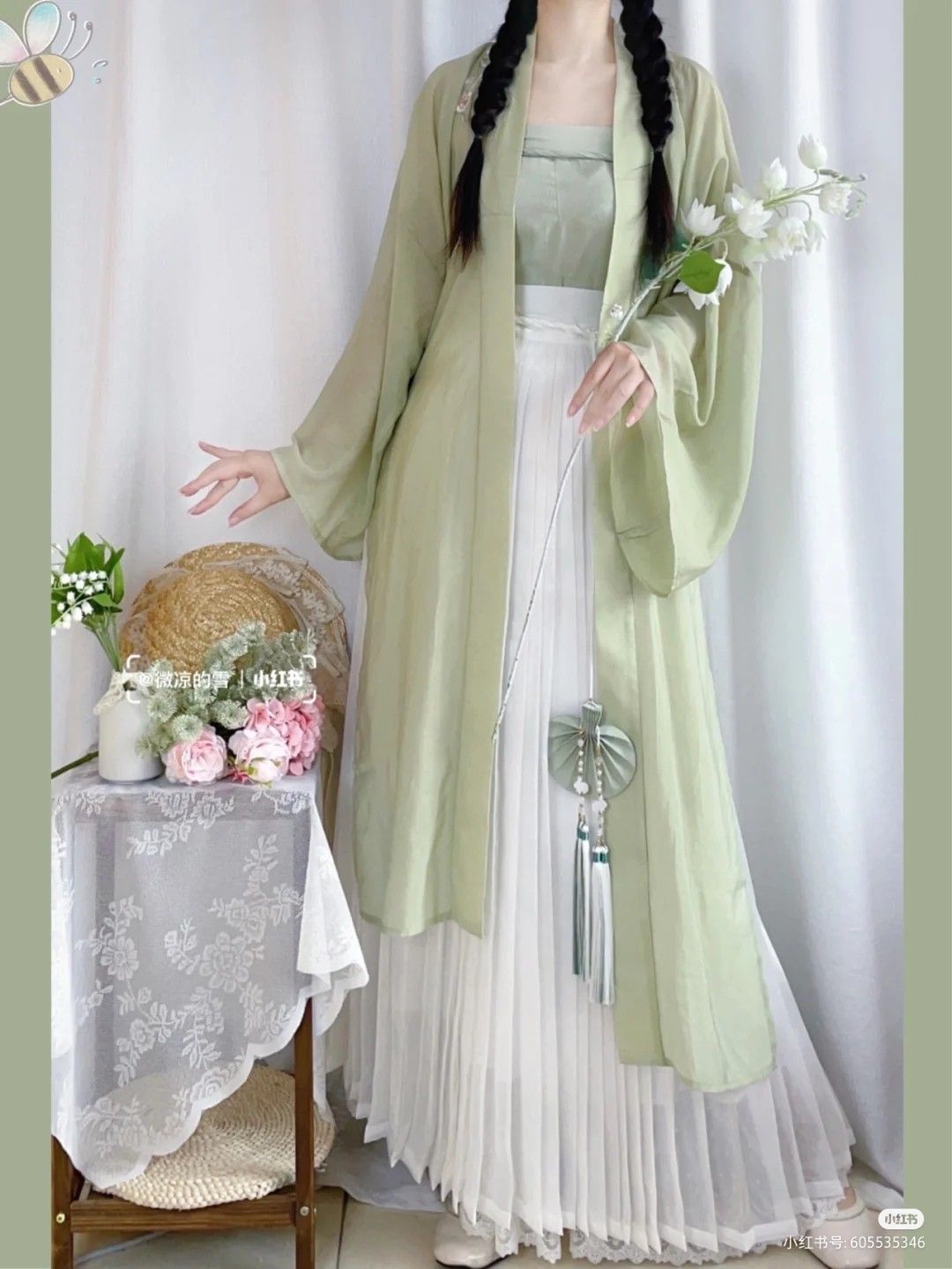 The Revival of Song-Era Hanfu with a Focus on the Backless Vest The Revival of Song-Era Hanfu with a Focus on the Backless Vest
