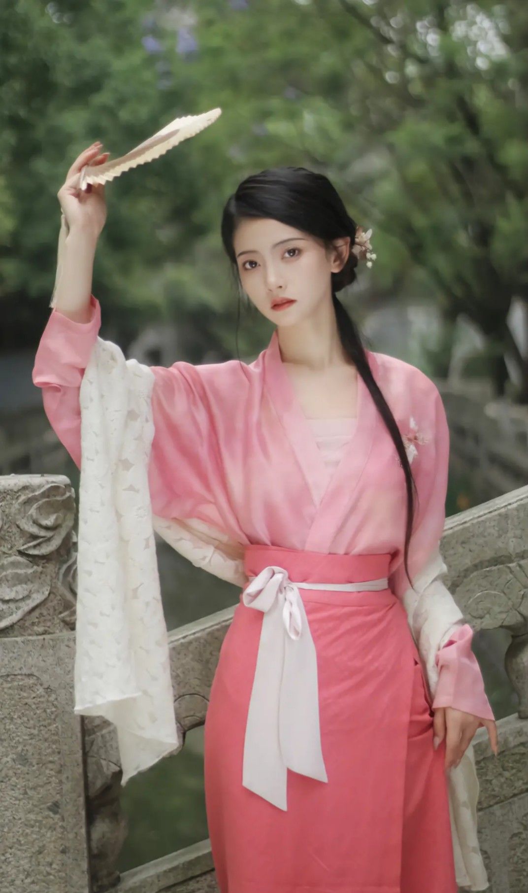 Elegant Summer Engagement Fashion:The Mamen-Style Skirt in Modern Chinese Traditional Attire Elegant Summer Engagement Fashion:The Mamen-Style Skirt in Modern Chinese Traditional Attire