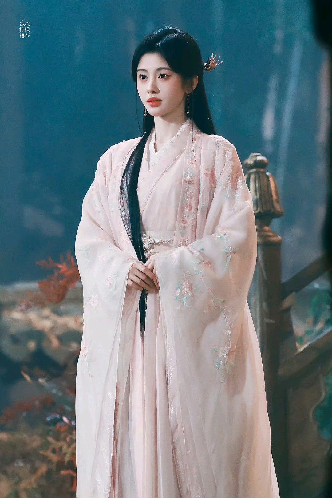 The Splendid Beauty of Ming Dynastys Hanfu Women in the Flying Fish Costume The Splendid Beauty of Ming Dynastys Hanfu Women in the Flying Fish Costume