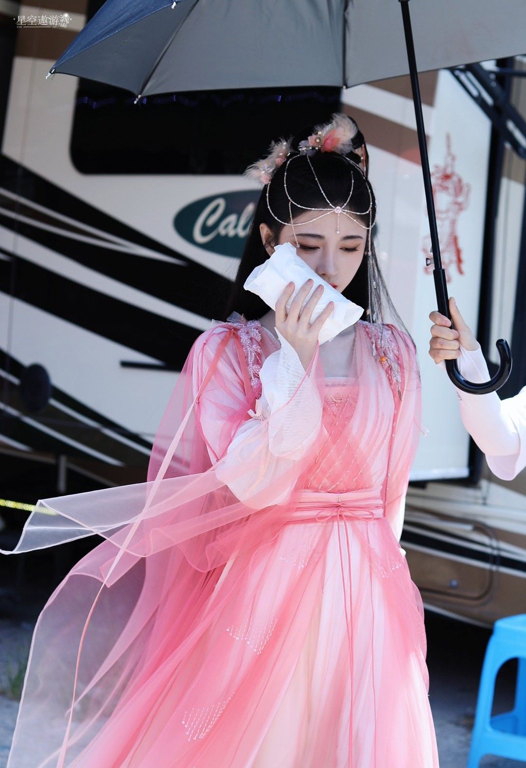 White Moon and Nirvana Star:The Allure of Hanfu Costumes for Girl Children White Moon and Nirvana Star:The Allure of Hanfu Costumes for Girl Children