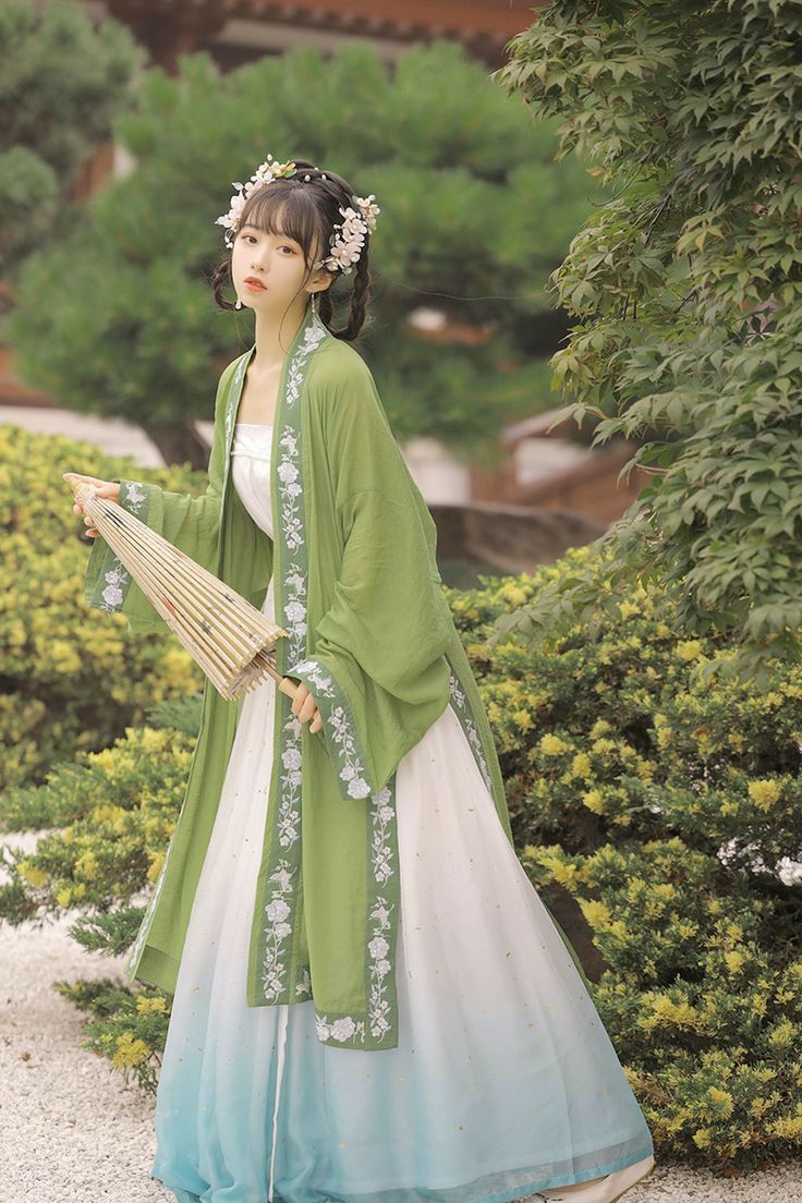 The Splendor of a Red Hanfu Dress:A Journey into Traditional Chinese Elegance The Splendor of a Red Hanfu Dress:A Journey into Traditional Chinese Elegance