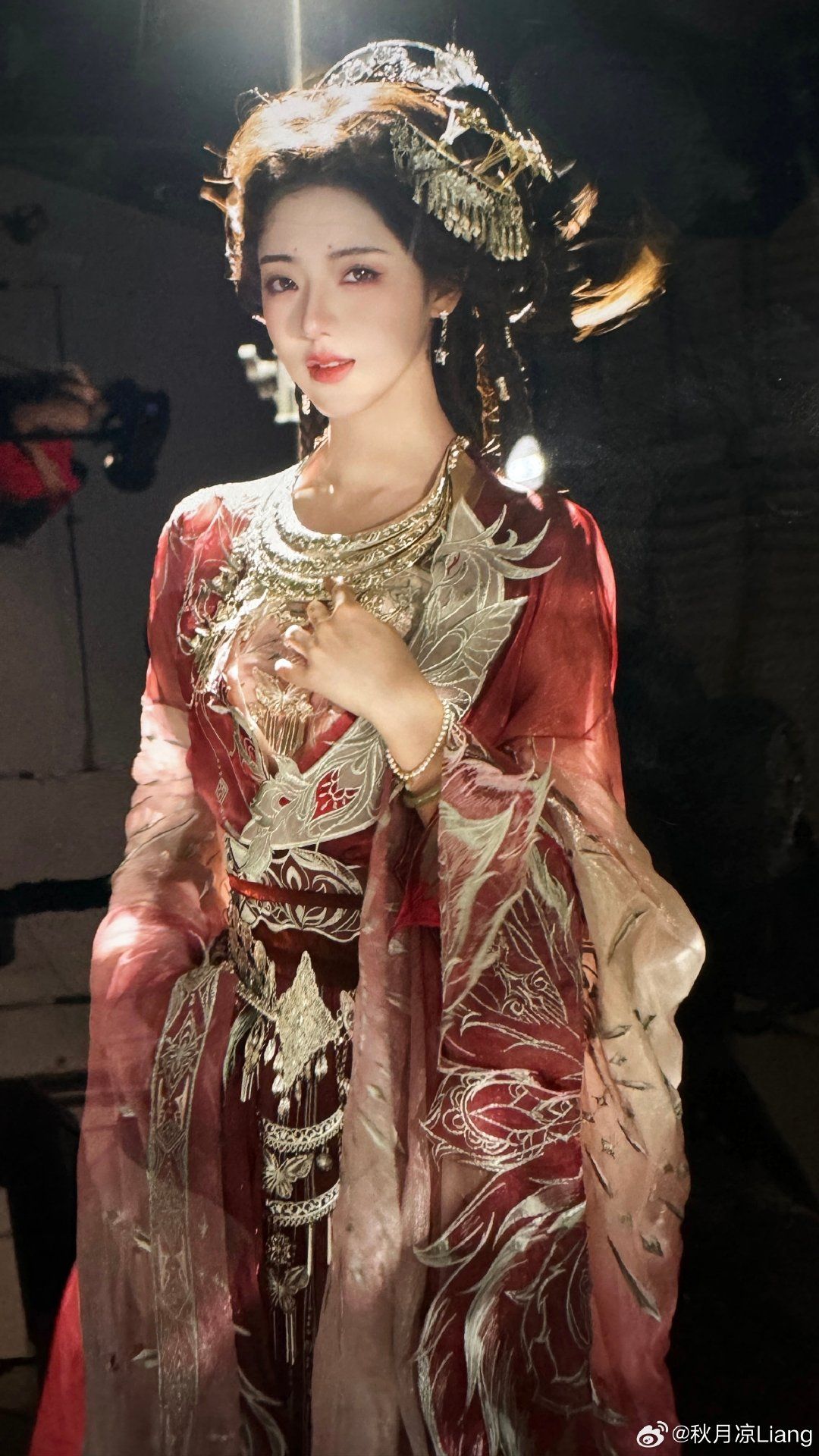 Traditional Chinese Elegance:A Premium Womens Tang Suit with Standing Collar Traditional Chinese Elegance:A Premium Womens Tang Suit with Standing Collar