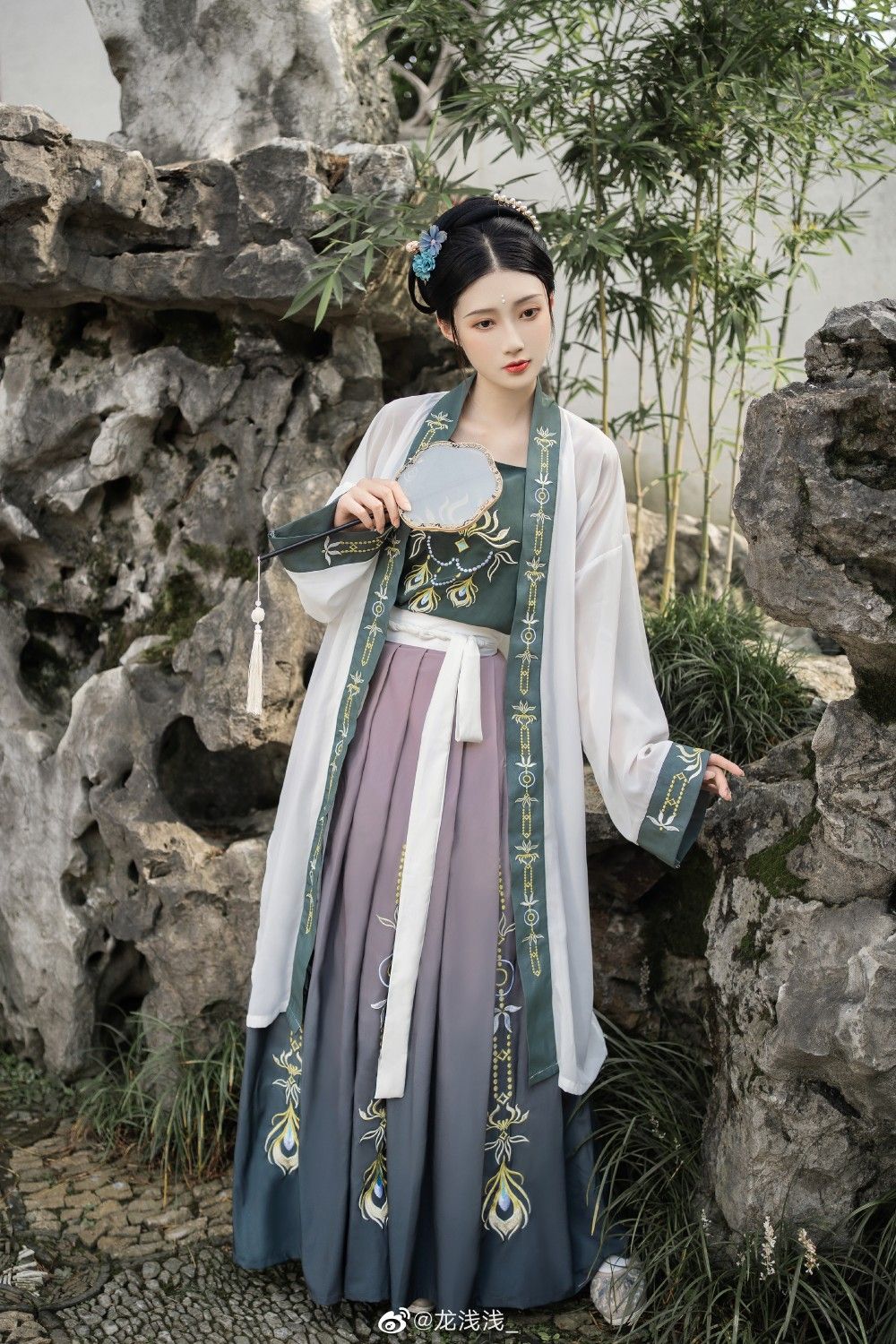 Spring and Autumn Girls Hanfu Dress:A Delicate Look into the World of Little Girls Hanfu Dress Spring and Autumn Girls Hanfu Dress:A Delicate Look into the World of Little Girls Hanfu Dress