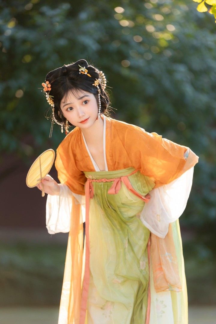 Comfortable and Breathable Shoes for Pairing with Qipao:A Guide to Traditional Chinese Fashion Comfortable and Breathable Shoes for Pairing with Qipao:A Guide to Traditional Chinese Fashion