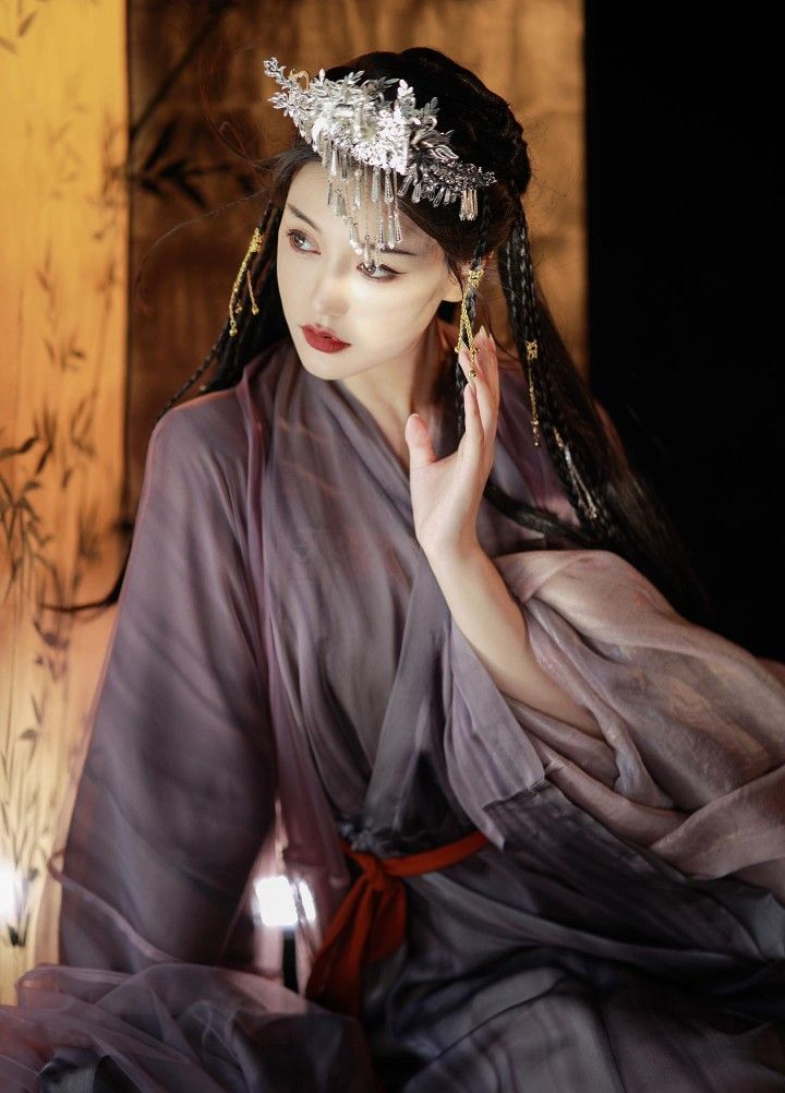 Modernizing Traditional Chinese Fashion:The Evolution of Hanfu-Inspired Redesigned Dress Modernizing Traditional Chinese Fashion:The Evolution of Hanfu-Inspired Redesigned Dress