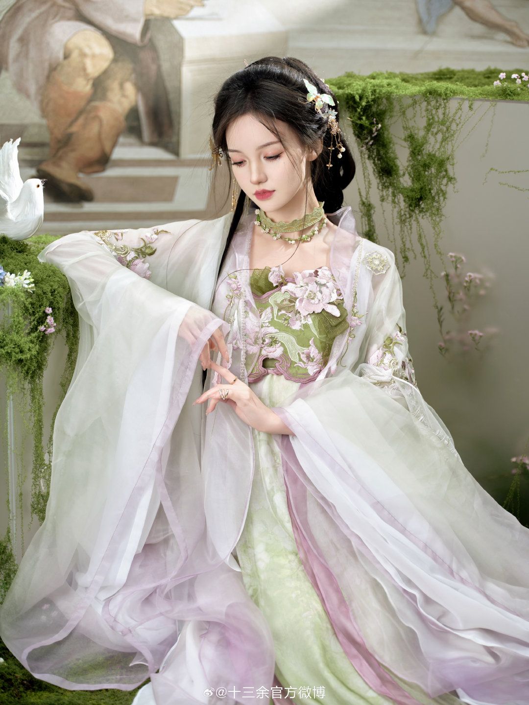 Modernizing the Chinese Cheongsam:The Evolution of Cotton and Hemp in Traditional Fashion Modernizing the Chinese Cheongsam:The Evolution of Cotton and Hemp in Traditional Fashion