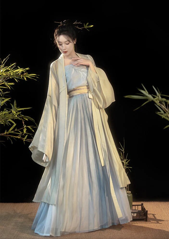 Winter Hanfu Girls Outerwear:The Charm of Traditional Chinese Fashion for Little Girls