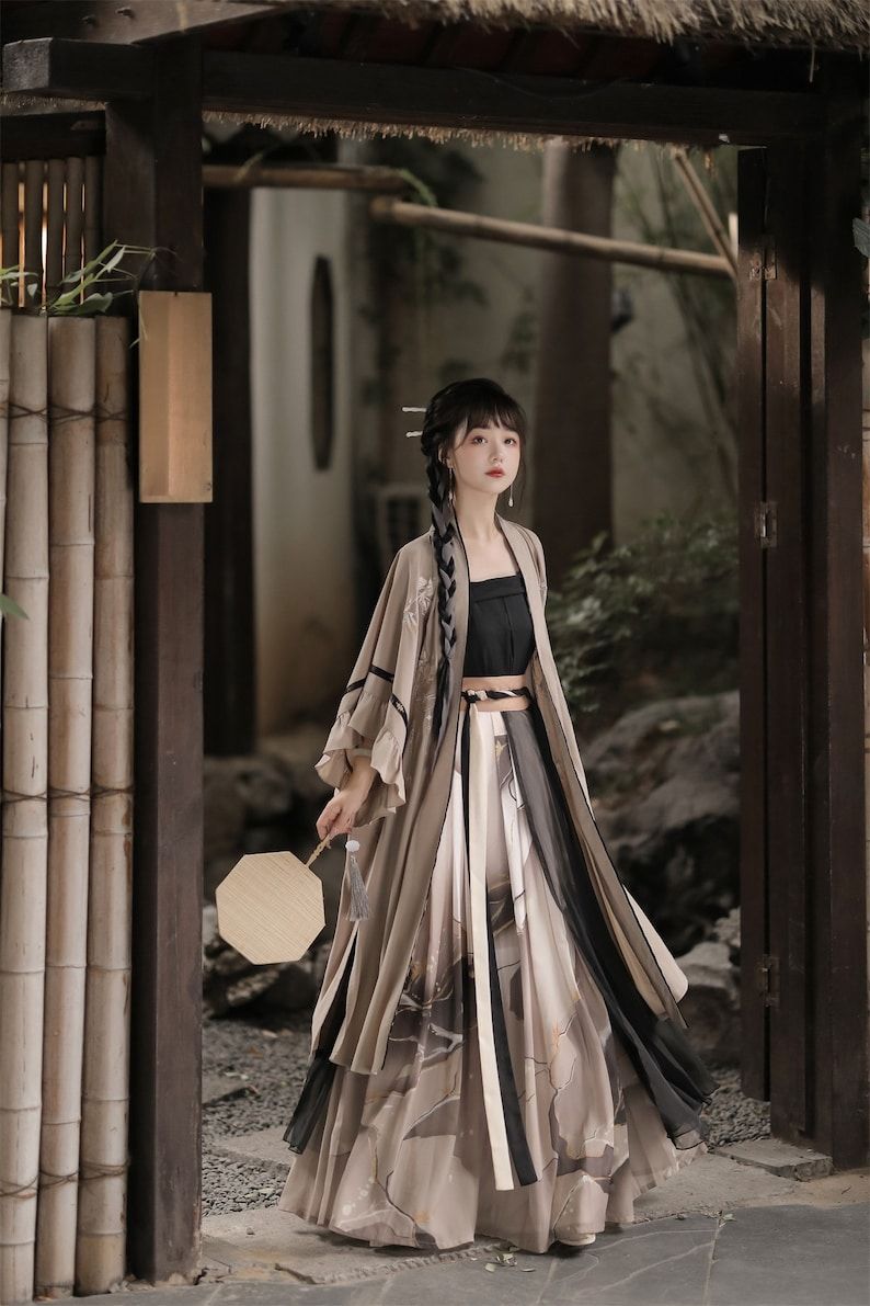 Summer Style:The Lightweight Horseface Skirt Summer Style:The Lightweight Horseface Skirt