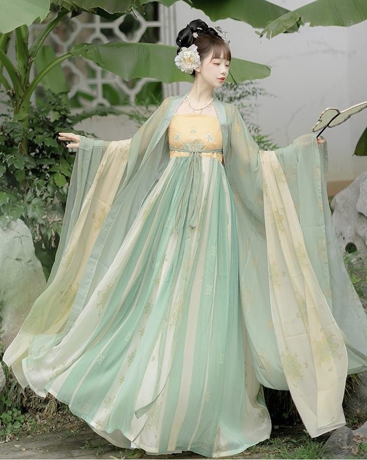 Plus-Size Cheongsam Women:Embracing Beauty in Summer Fashion Plus-Size Cheongsam Women:Embracing Beauty in Summer Fashion