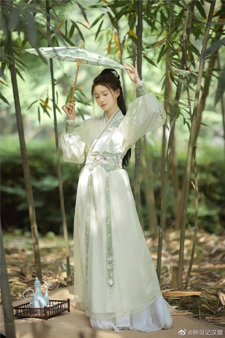 Little Ones in Traditional Chinese Fashion:The Charm of Childrens Hanfu Clothes Little Ones in Traditional Chinese Fashion:The Charm of Childrens Hanfu Clothes