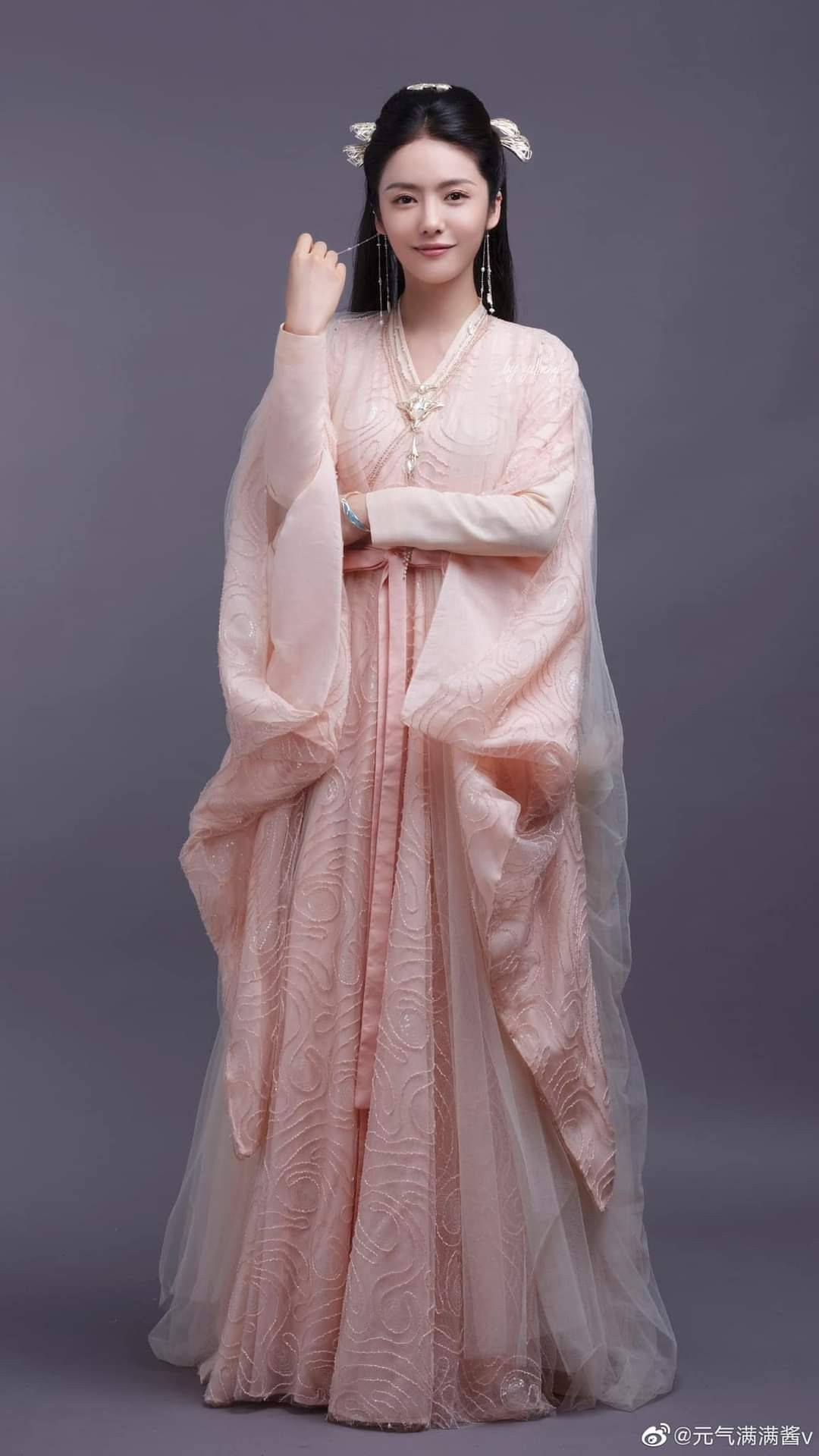 A Little Girls Hanfu Bag:Embracing Traditional Elegance