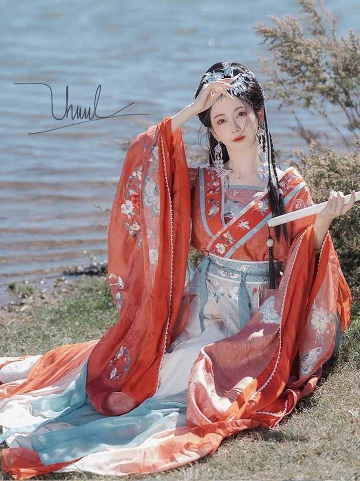 Embracing the New Sino-Style:National Print on the Elegant Maimi Skirt