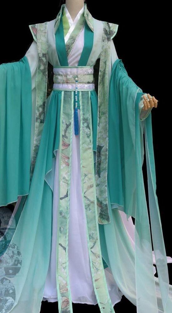 Li Lianhuas Hanfu Fashion:A Journey into Traditional Chinese Elegance Li Lianhuas Hanfu Fashion:A Journey into Traditional Chinese Elegance