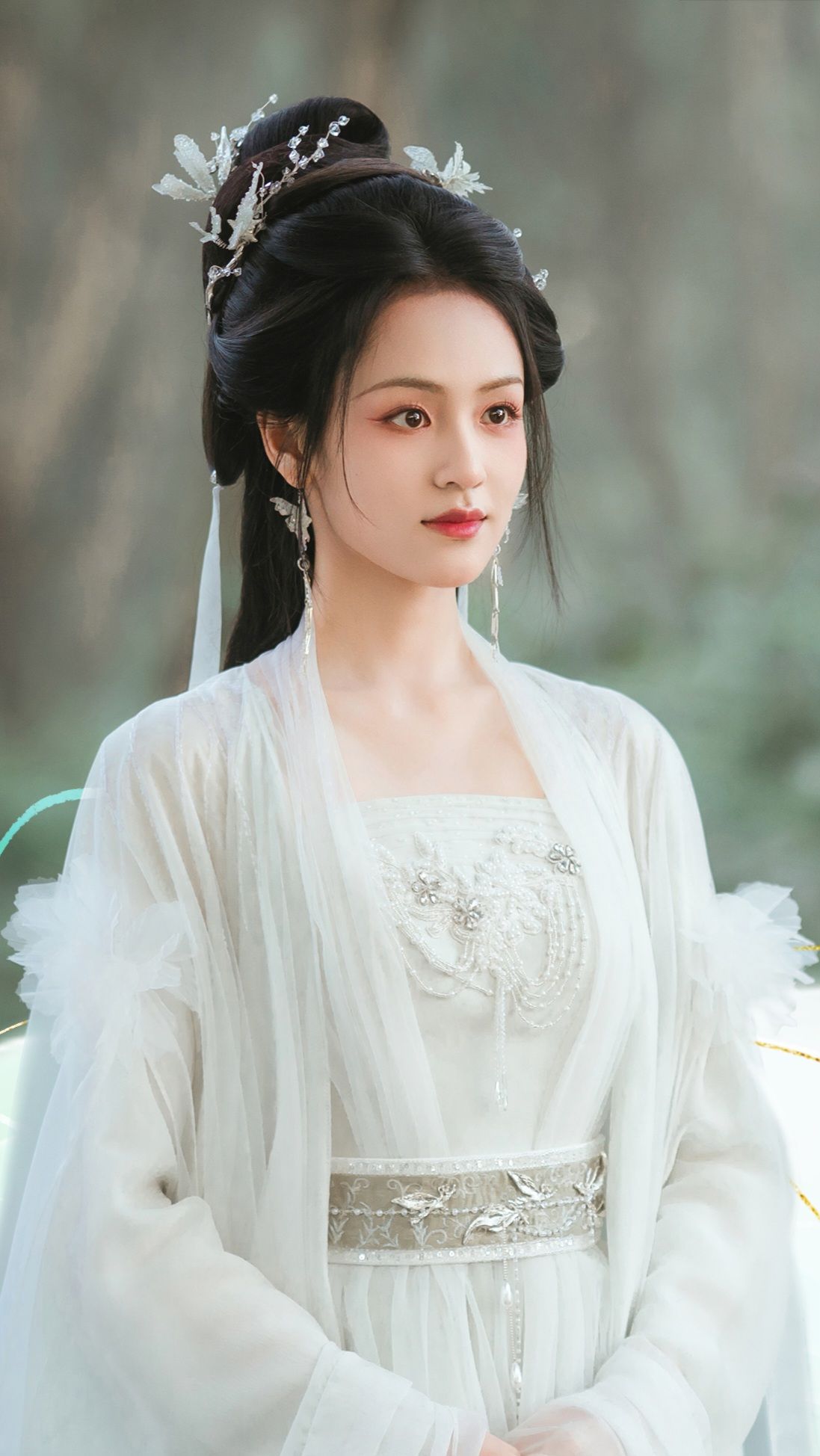The Elegance of Fish-Tail Cheongsam Skirt and its Mermaid Tail Allure