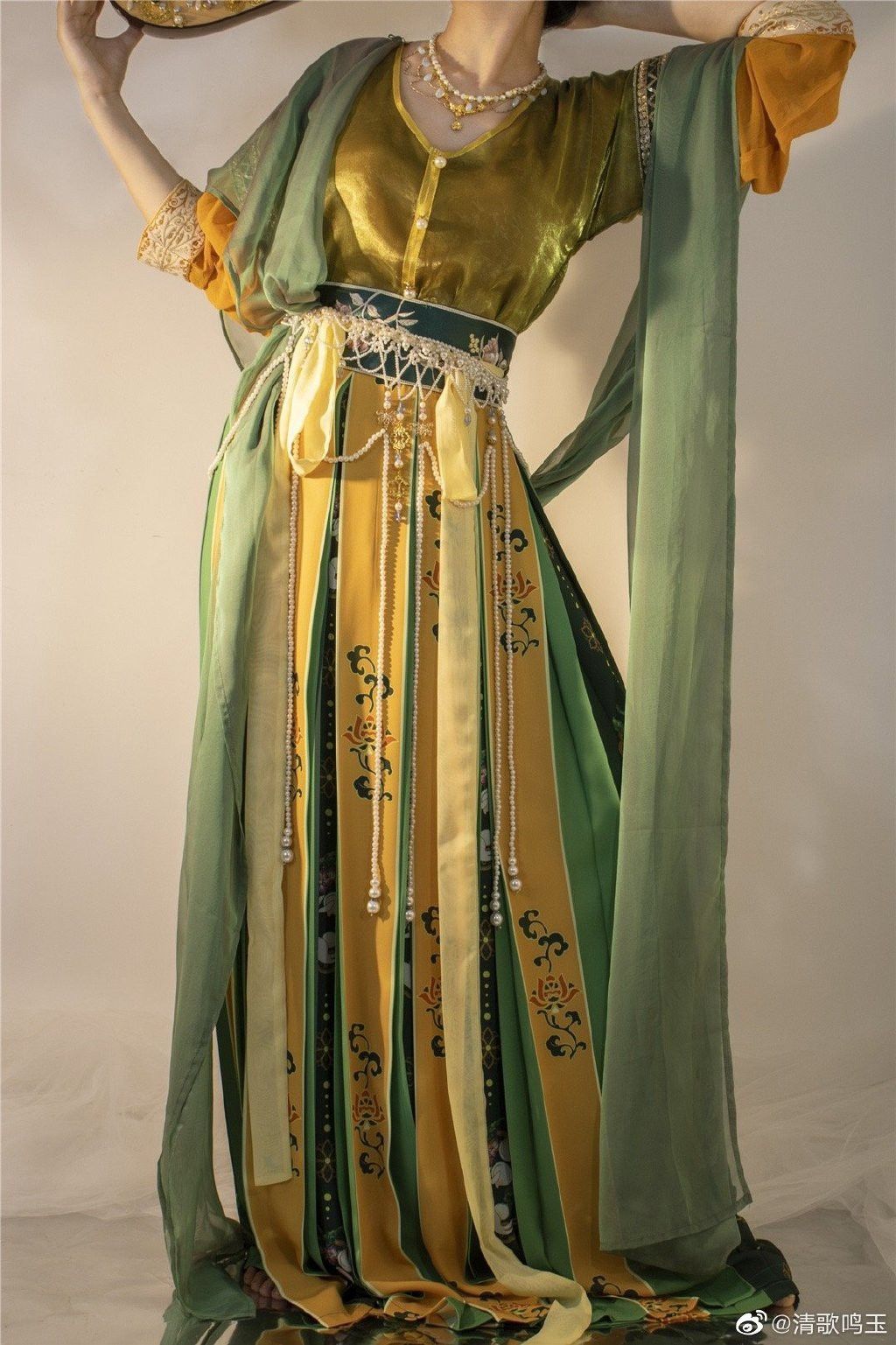 The Essence of Silk Cheongsam Underskirts:A Closer Look into Traditional Elegance The Essence of Silk Cheongsam Underskirts:A Closer Look into Traditional Elegance