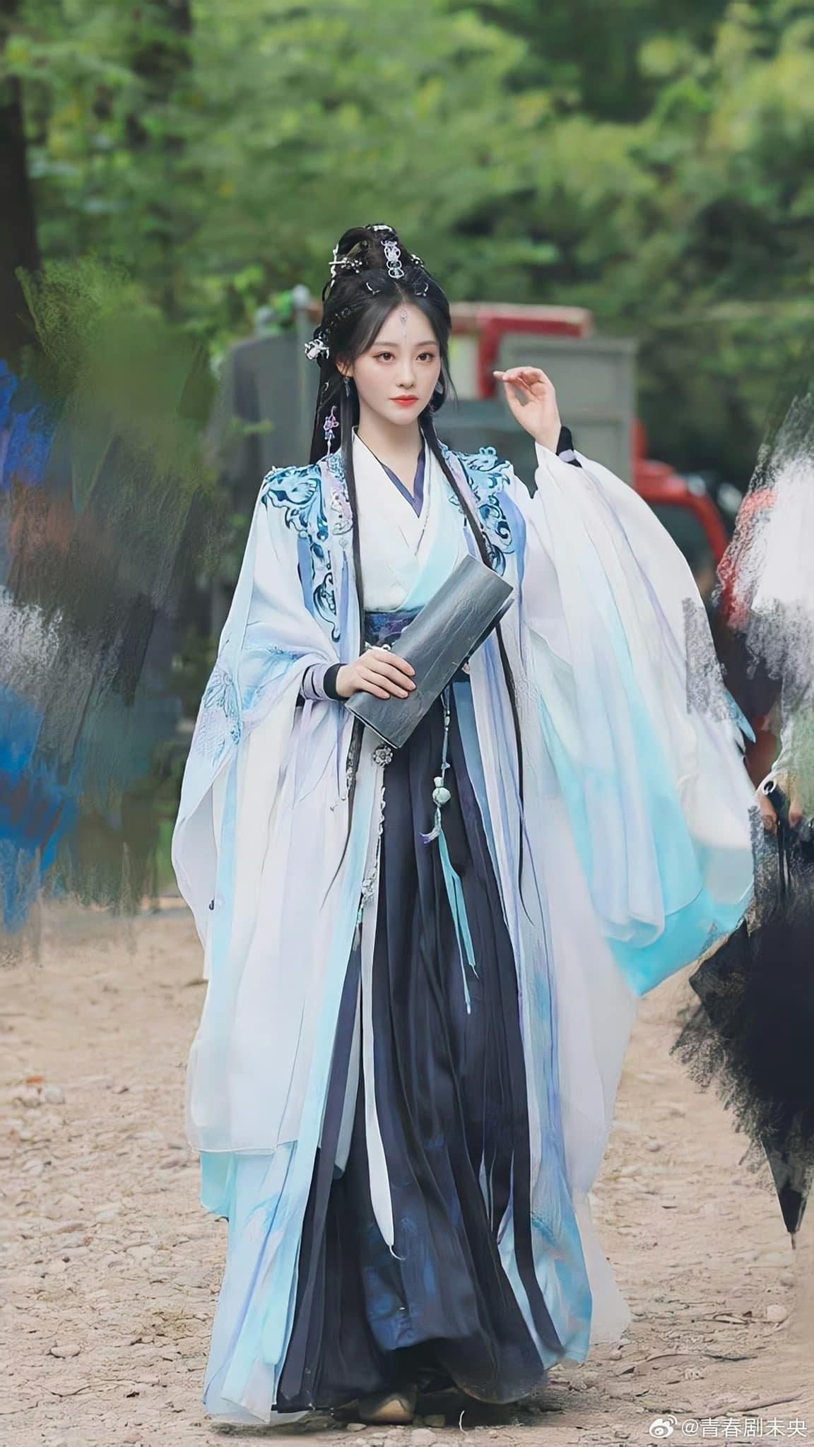 Ancient Charm of Hanfu Skirt:A Glimpse into the Ethereal Beauty of Traditional Chinese Clothing Ancient Charm of Hanfu Skirt:A Glimpse into the Ethereal Beauty of Traditional Chinese Clothing