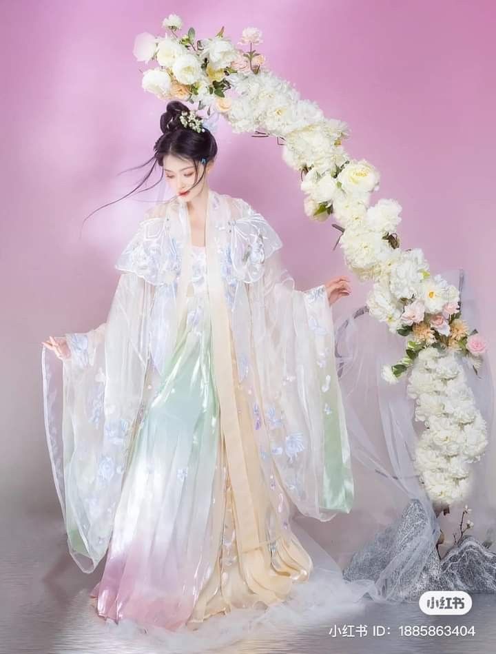 Elegance in Summer:The Allure of Silk Qipao for Women Elegance in Summer:The Allure of Silk Qipao for Women