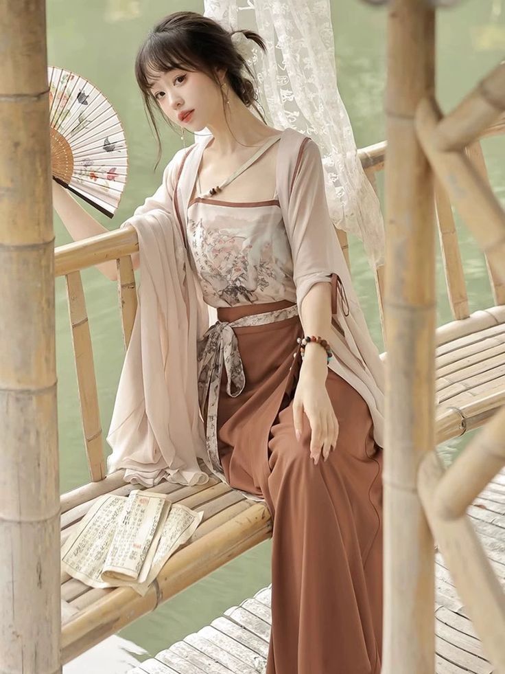 Childrens Black Gold Horseface Skirt:A Traditional Elegance Childrens Black Gold Horseface Skirt:A Traditional Elegance