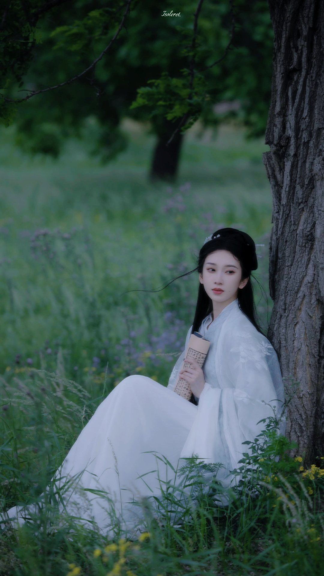 The Elegance of Cheongsam Overcoat:A Cultural Journey