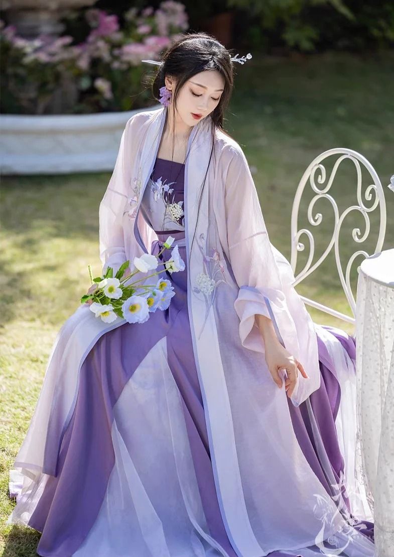 Chiffon Revolution:2024 New Style Cheongsam with Modern Twist Chiffon Revolution:2024 New Style Cheongsam with Modern Twist
