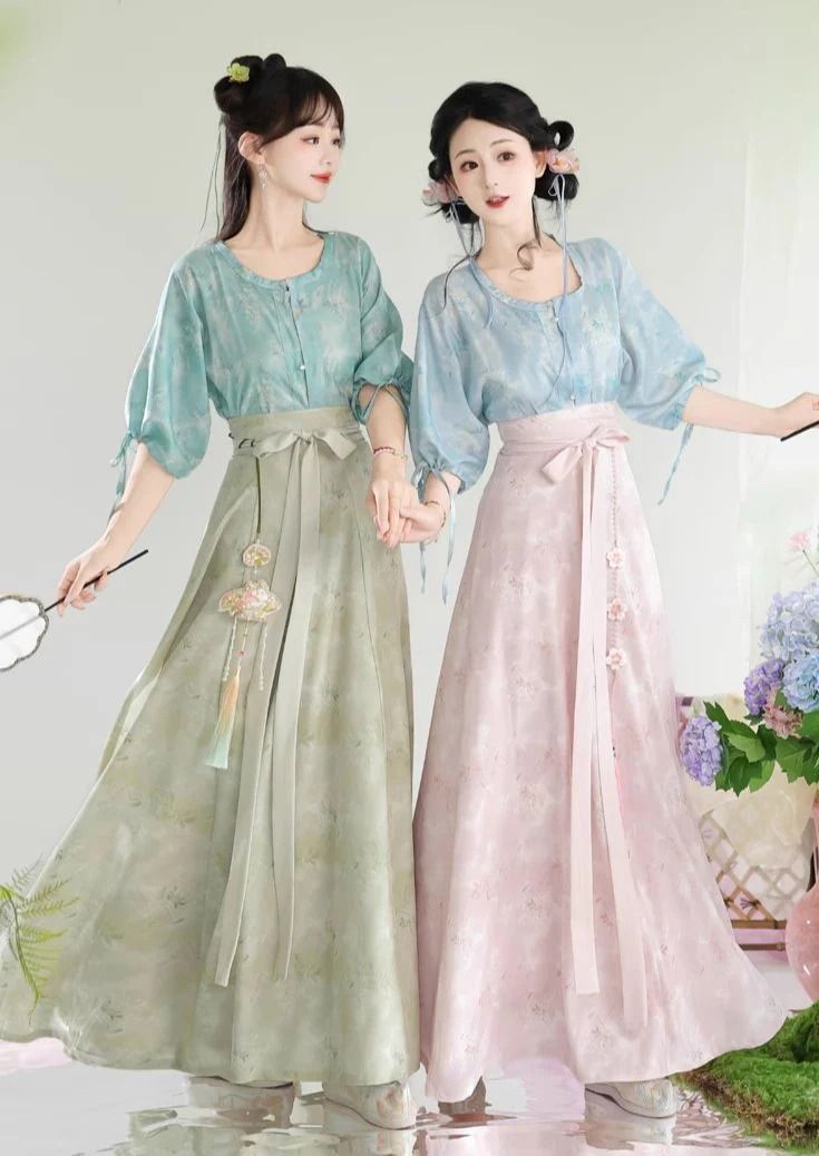 Childrens Cheongsam in Summer with Ice Silk A Comfortable and Stylish Choice Childrens Cheongsam in Summer with Ice Silk A Comfortable and Stylish Choice