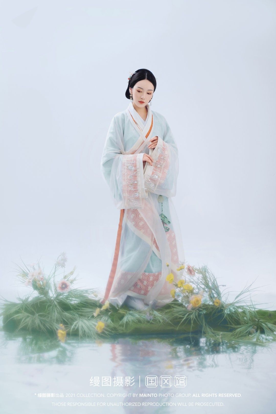 The National Symbol of China:The Cheongsam in Fashion and Tradition The National Symbol of China:The Cheongsam in Fashion and Tradition