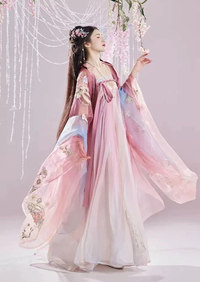 Summer-Friendly Hanfu Shoes:A Guide to Thin and Comfortable Styles Summer-Friendly Hanfu Shoes:A Guide to Thin and Comfortable Styles