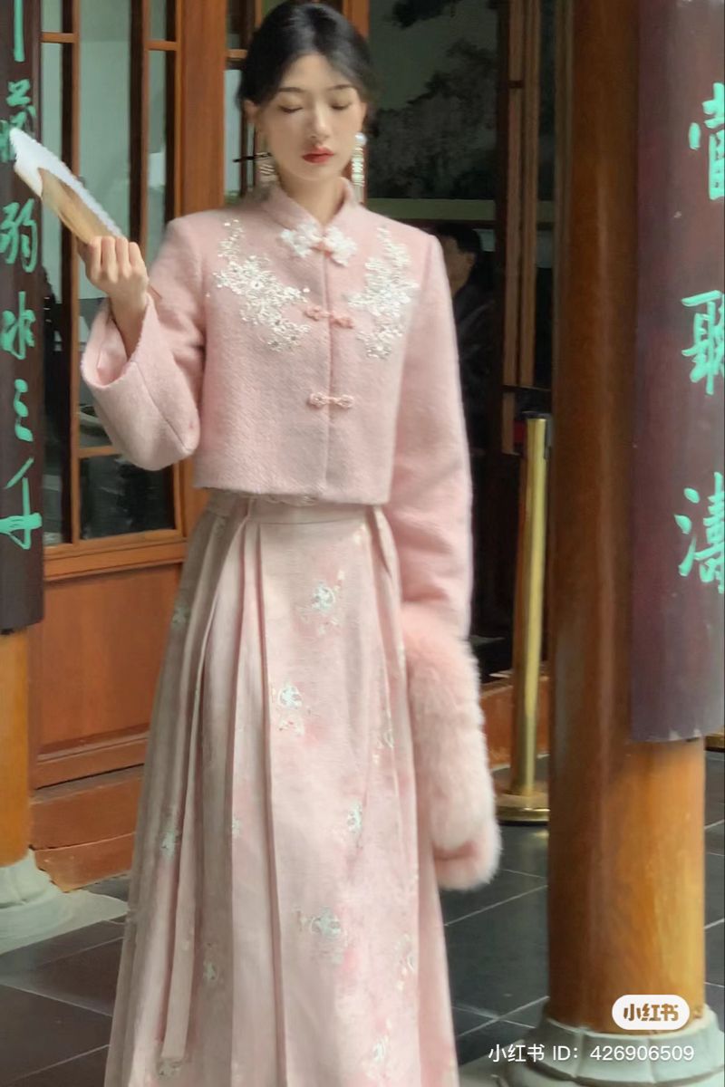 Winter Coats to Pair with Traditional Horseface Skirt:A Guide to Styling Thick Outerwear Winter Coats to Pair with Traditional Horseface Skirt:A Guide to Styling Thick Outerwear