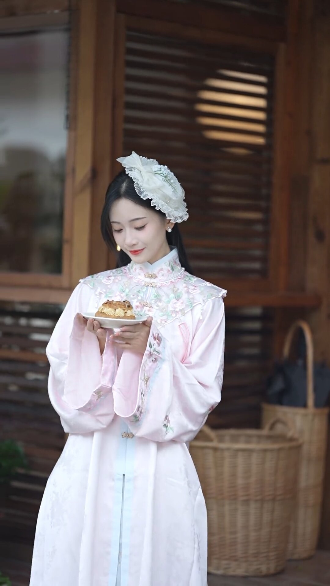 The 10-Year-Old Hanfu Girl:Embracing Traditional Beauty in Modern Times The 10-Year-Old Hanfu Girl:Embracing Traditional Beauty in Modern Times