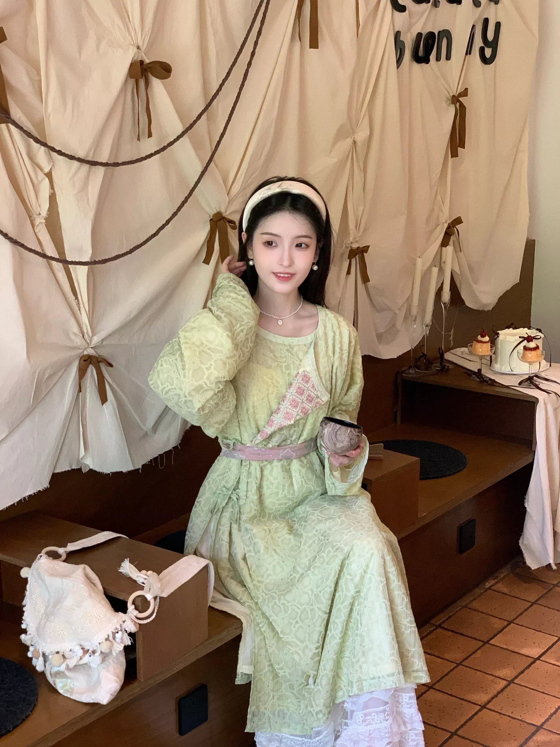 Mùbái Shǒu Style Hanfu:Exploring the Elegance of Traditional Chinese Clothing Mùbái Shǒu Style Hanfu:Exploring the Elegance of Traditional Chinese Clothing
