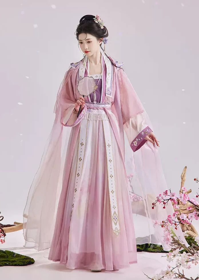 Movie Fashion Official Flagship Store Presents Qipao:The Traditional Chinese Dress