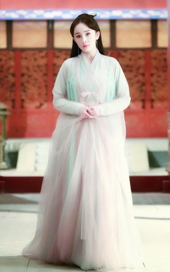 The Latest Qigirls Cheongsam Collection:Embracing Traditional Elegance with Modern Twist The Latest Qigirls Cheongsam Collection:Embracing Traditional Elegance with Modern Twist
