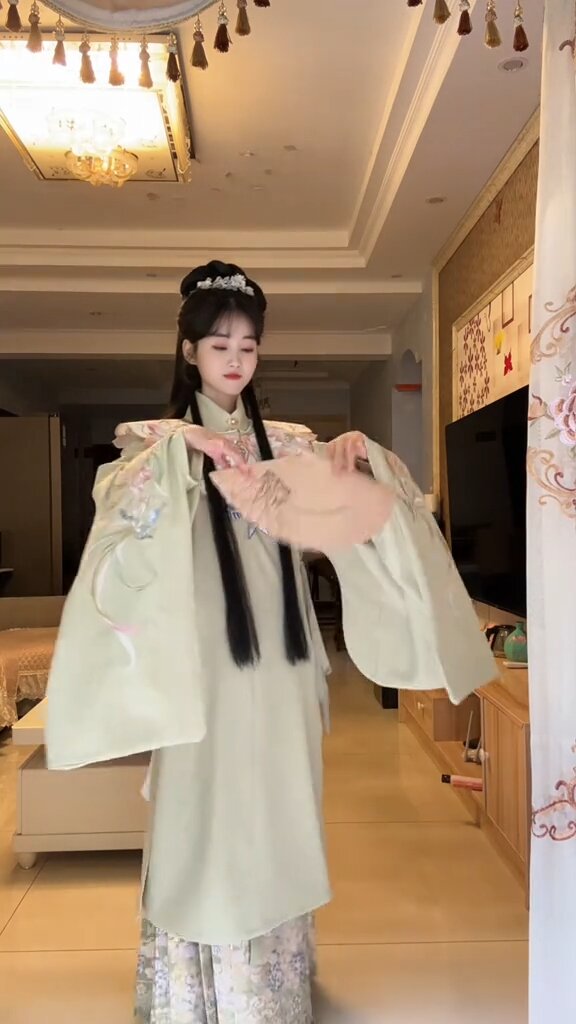 Veiled Elegance:The Ancient Charm of Hanfu in Modern Context Veiled Elegance:The Ancient Charm of Hanfu in Modern Context