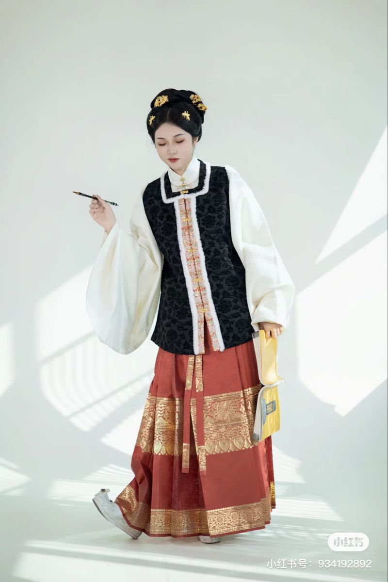 Hanfu Storage Bags:Preserving the Splendor of Traditional Chinese Fashion Hanfu Storage Bags:Preserving the Splendor of Traditional Chinese Fashion