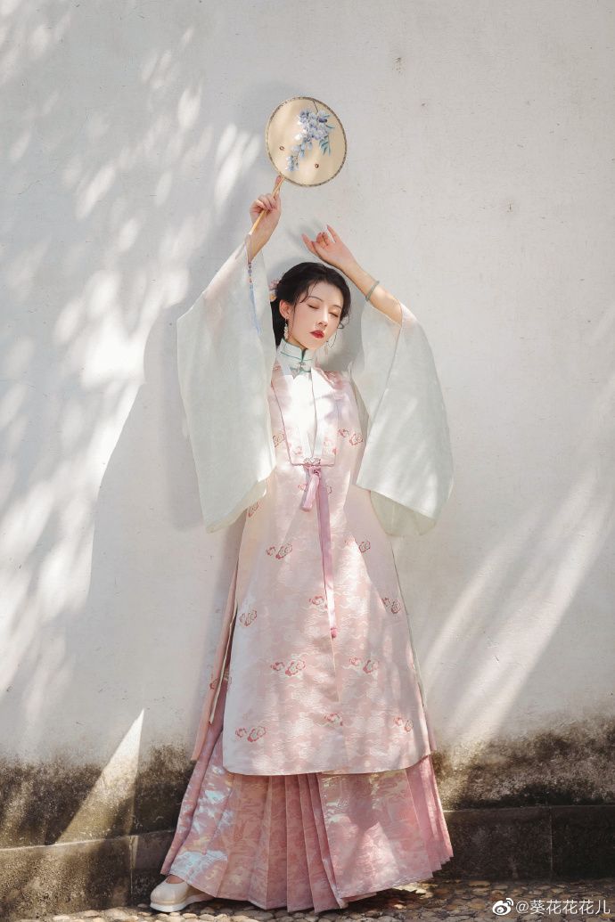 Hanfu Photo Props:The Enchantment of Flower Accessories Hanfu Photo Props:The Enchantment of Flower Accessories