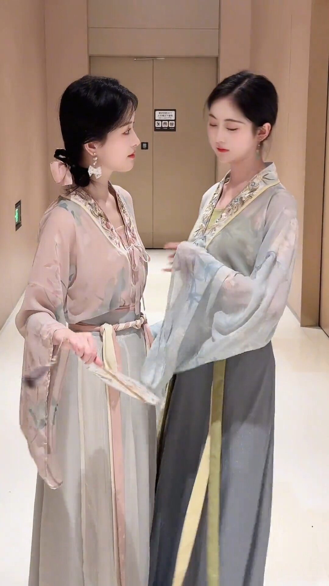 One-Year-and-Half-Old Baby Girl in Traditional Chinese Hanfu Fashion One-Year-and-Half-Old Baby Girl in Traditional Chinese Hanfu Fashion