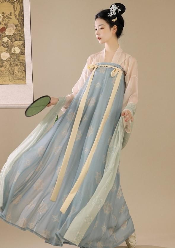 The Splendor of Yellow Hanfu:The Wei and Jin Fashion The Splendor of Yellow Hanfu:The Wei and Jin Fashion