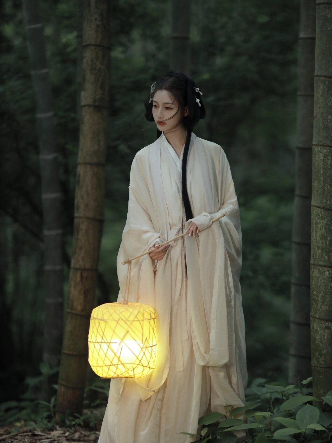 The Revival of Hanfu Style:A Girls Hanfu Strappy Dress