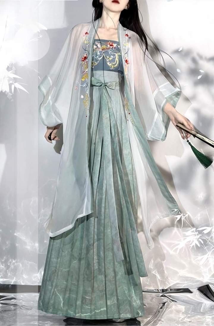The Splendor of Sichuan-Style Cheongsam:Iconic Fashion of the Republic Eras Famous Women The Splendor of Sichuan-Style Cheongsam:Iconic Fashion of the Republic Eras Famous Women