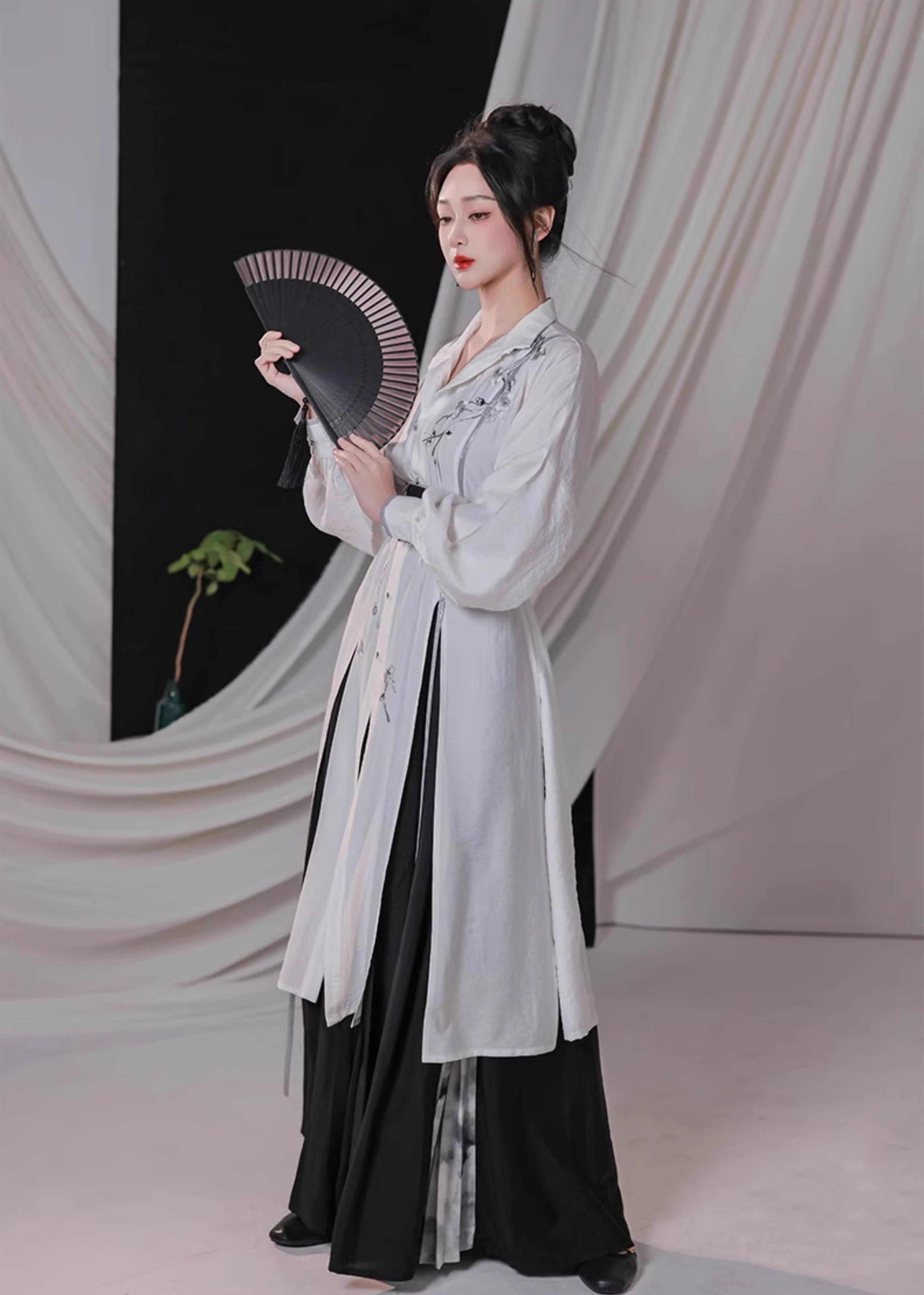 Cloud Dream Marsh:Exploring the Cultural Significance of Hanfu Fashion