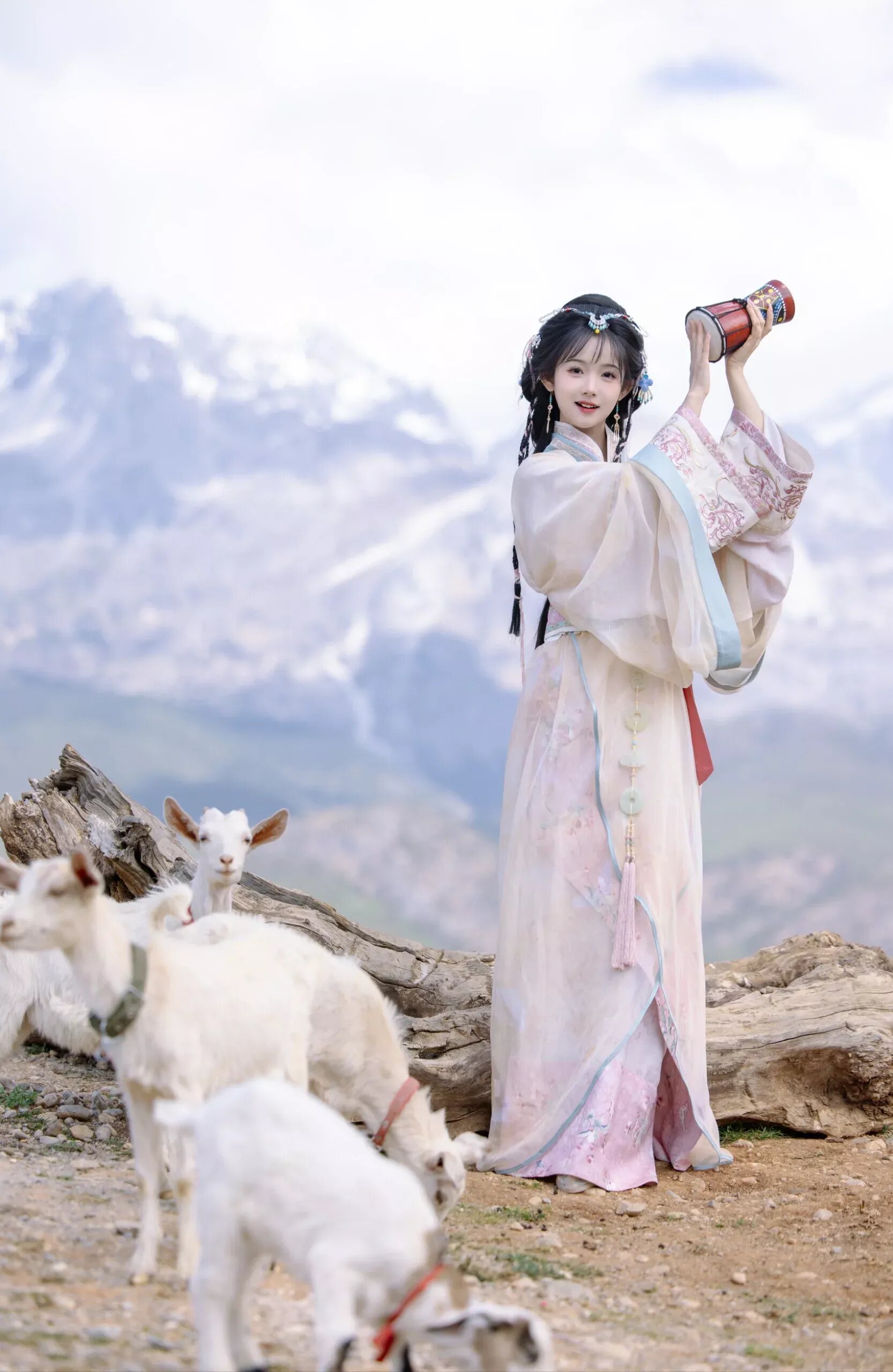 The Splendor of Blue Hanfu Qixiong:A Journey into Traditional Chinese Elegance The Splendor of Blue Hanfu Qixiong:A Journey into Traditional Chinese Elegance