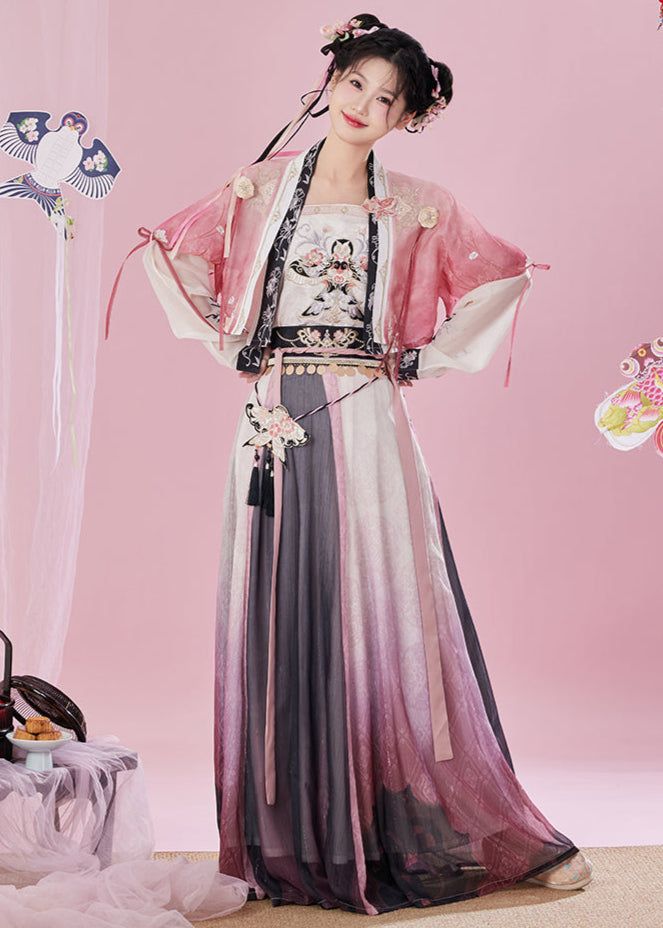 Little Girls in Traditional Chinese Hanfu Fashion:A Glimpse into the Splendor of Chinese Heritage Little Girls in Traditional Chinese Hanfu Fashion:A Glimpse into the Splendor of Chinese Heritage
