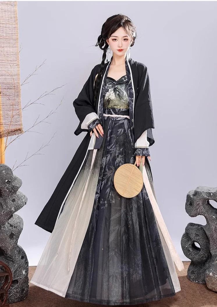 The Ethereal Beauty of Wind-kissed One-sleeved Horseface Skirt