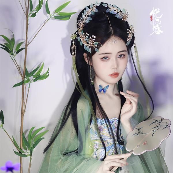 The Elegance of Xiangyunsha Cheongsam:A Premier Quality of Traditional Chinese Fashion The Elegance of Xiangyunsha Cheongsam:A Premier Quality of Traditional Chinese Fashion