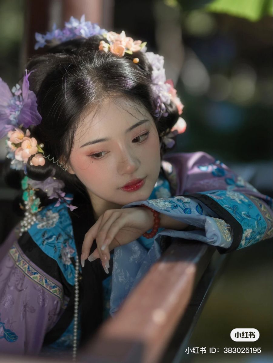 Toast to the Splendor of Cheongsam:The Elegance of Fish Tail Qipao Toast to the Splendor of Cheongsam:The Elegance of Fish Tail Qipao