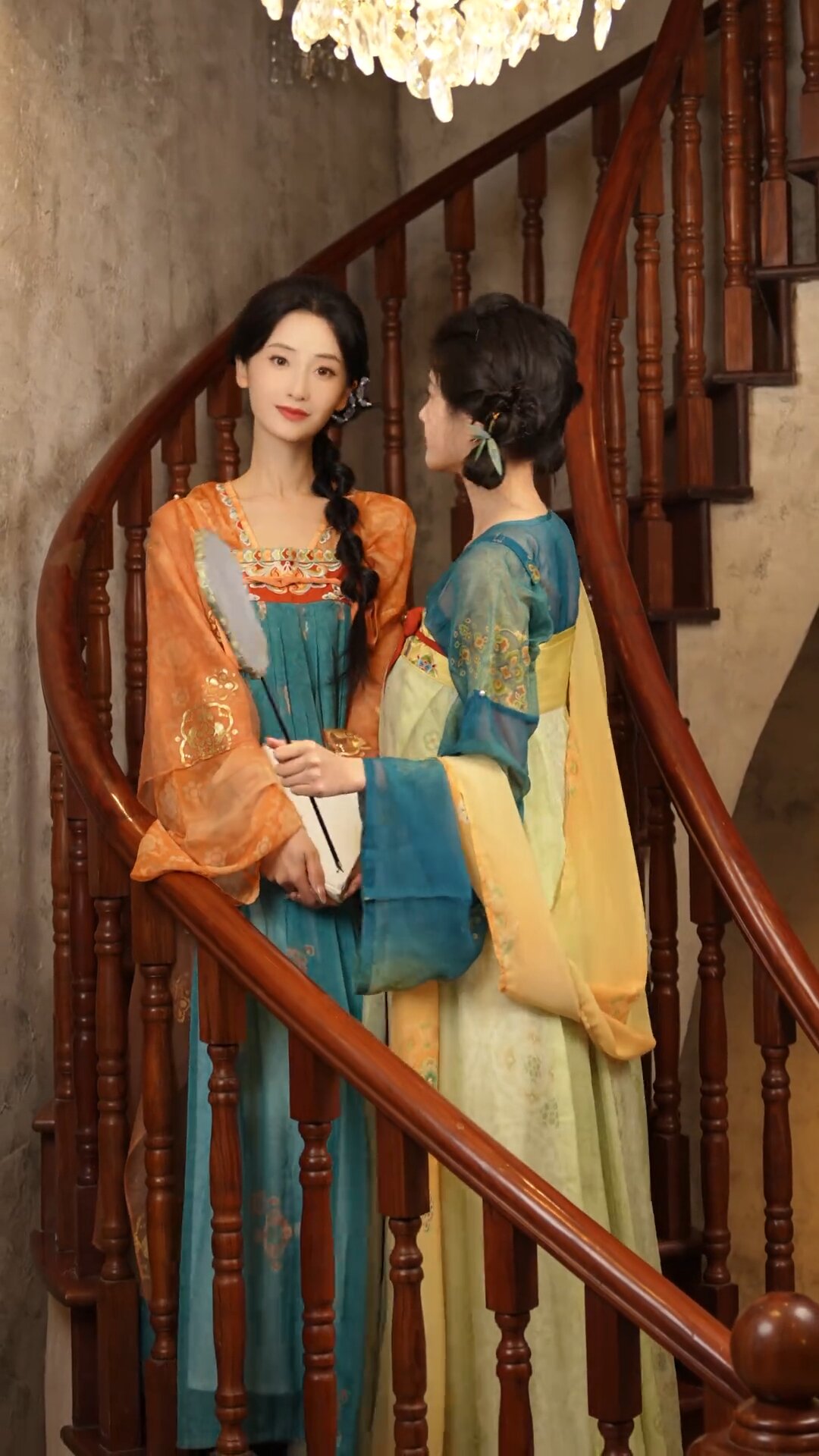 Little Girls Traditional Chinese Hanfu with Horseface Skirt and Blouse Little Girls Traditional Chinese Hanfu with Horseface Skirt and Blouse