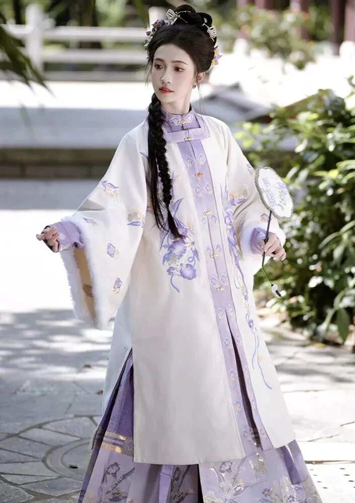 The Evolution of Celebrity Cheongsam:Fashion Trends and Cultural Significance The Evolution of Celebrity Cheongsam:Fashion Trends and Cultural Significance