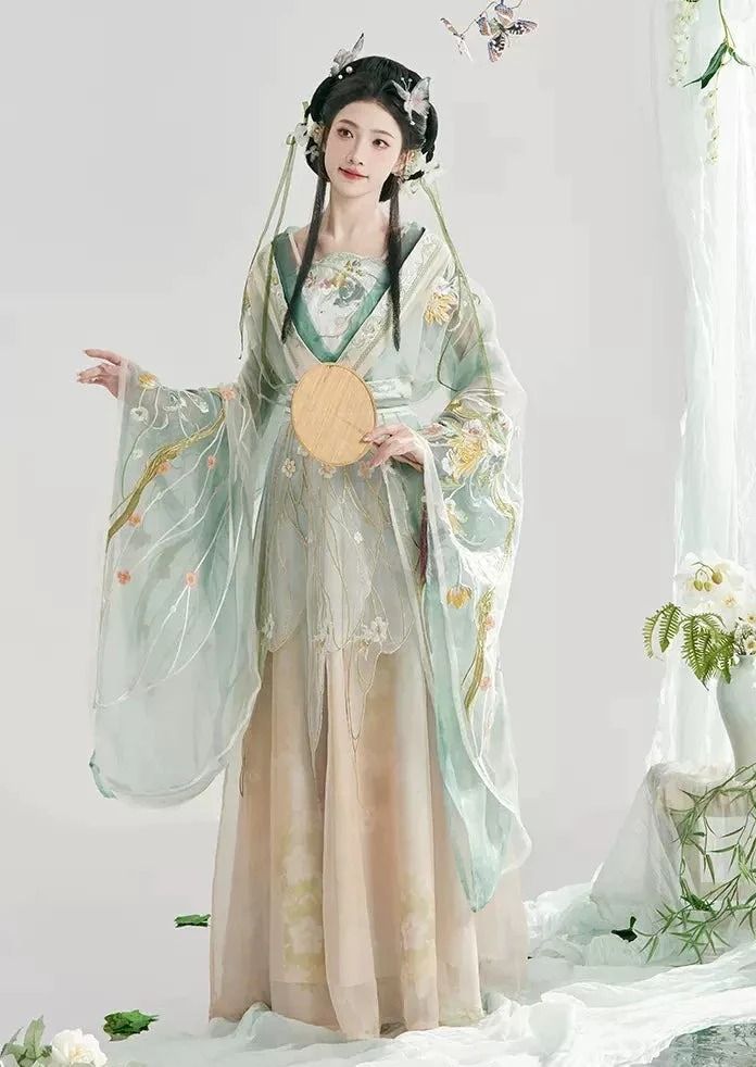 Originating Southern Splendor:Nanyou Zhixis Innovative Hanfu Fashion Journey Originating Southern Splendor:Nanyou Zhixis Innovative Hanfu Fashion Journey