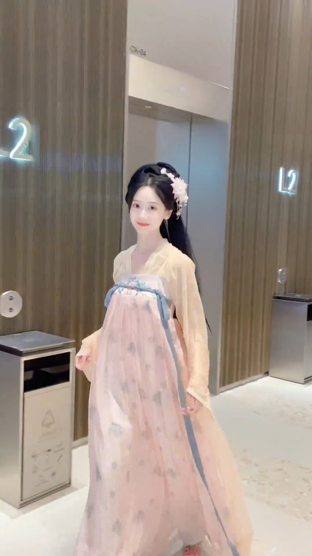 Elegant Summer Hanfu Womens Dress:The Art of Traditional Chinese Fashion